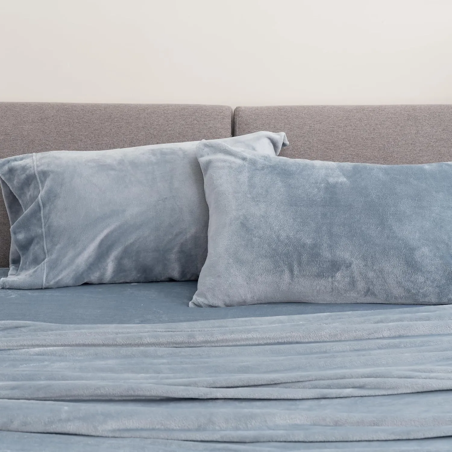 Berkshire Blanket Classic VelvetLoft® Warm Sheet Set, King Size Sheet Set, 4 Piece Velvety Soft Heavyweight Flannel Bedding with Deep Pockcets (King)
