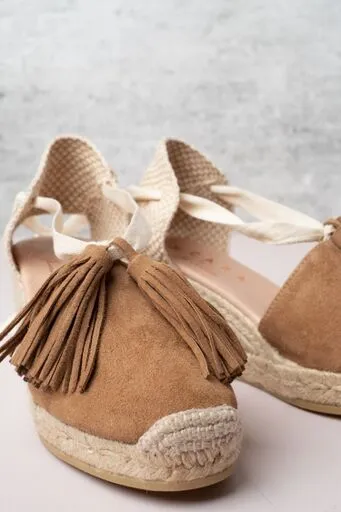 Cara Valenciana Camel Wedge