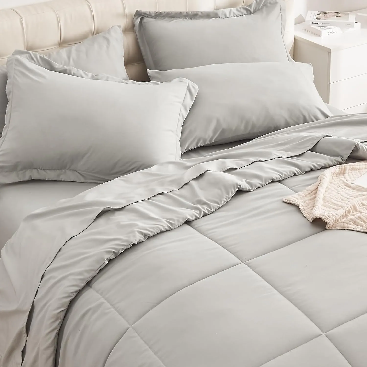 EMME King Comforter Set - 7 Piece, Ultra Soft Grey Bedding Sets, Bed in a Bag King, All Season Brushed Bed Set with 1 Comforter, 1 Flat Sheet, 1 Fitted Sheet, 2 Pillowcases and 2 Pillow Shams
