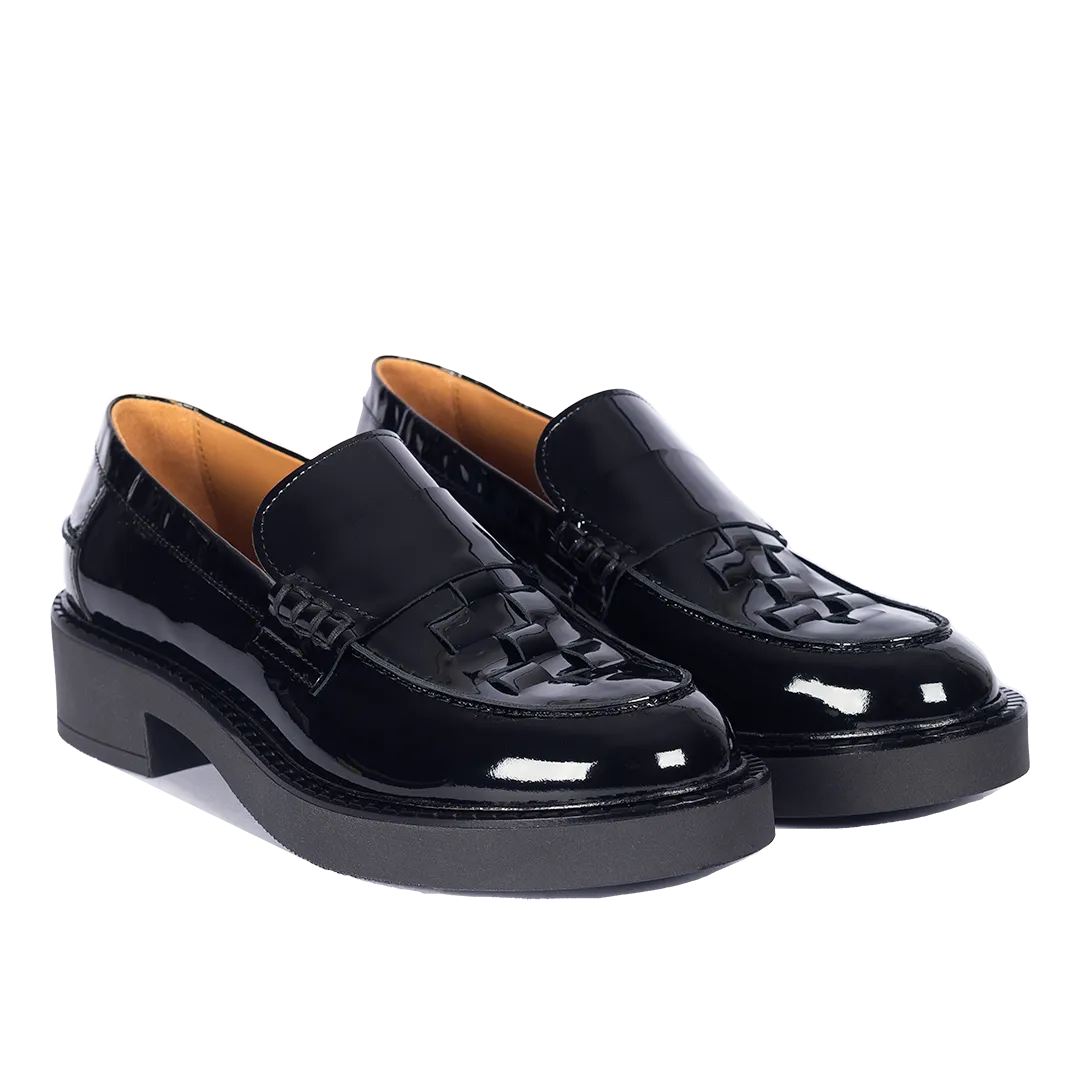 Loafer with braid detail