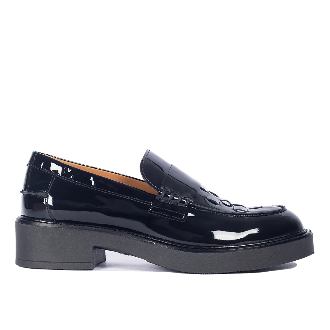 Loafer with braid detail