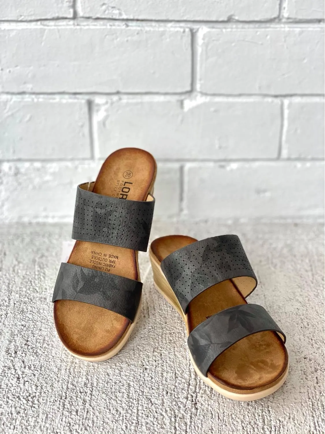 Lorella Juniper Wedge Slide Black
