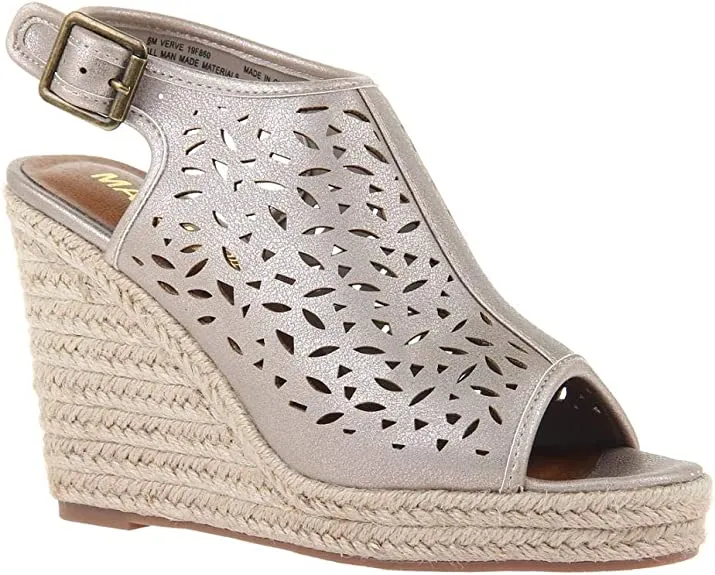 MADELINE girl Women's Verve Wedge Sandals - CROST Bone - 10 M US