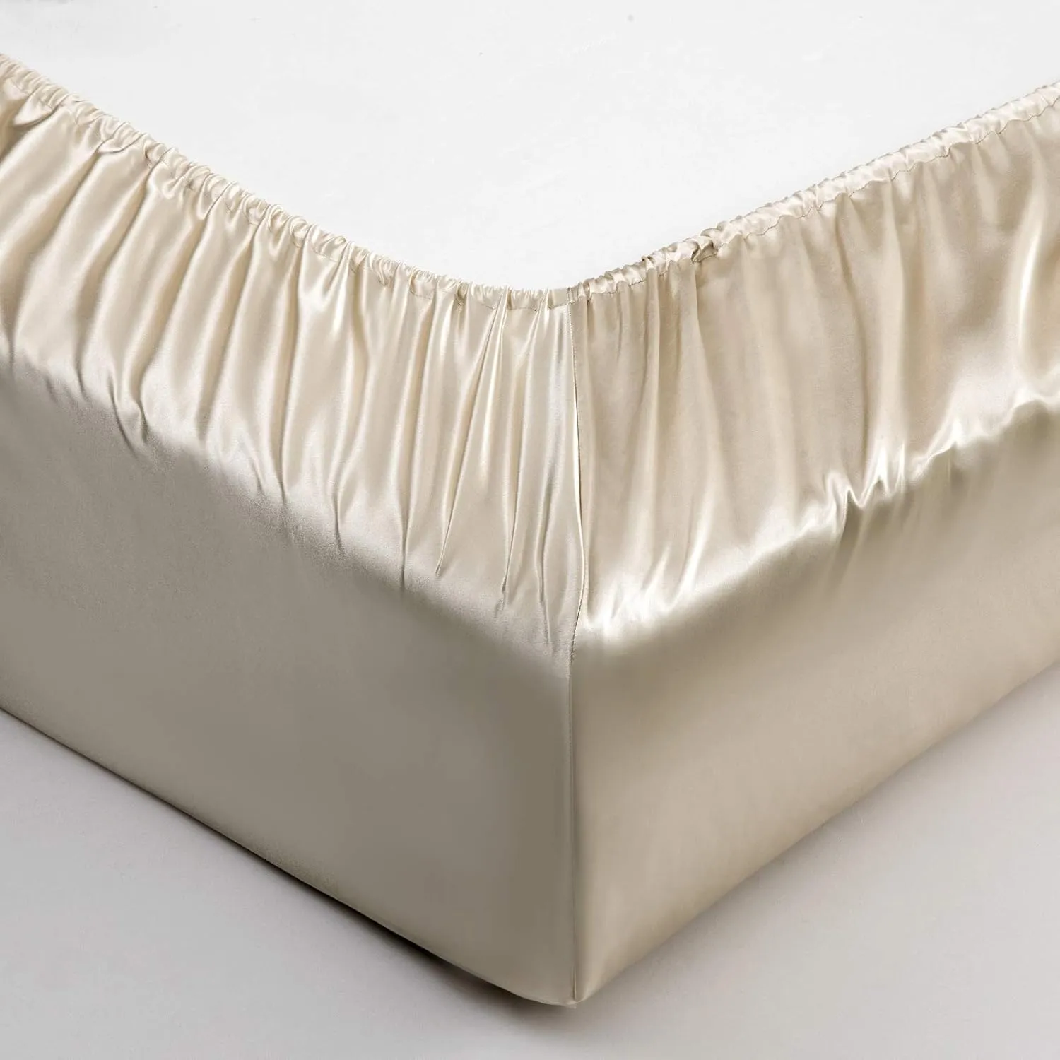 P Pothuiny Satin Sheets King (6 Pieces, Taupe) - Luxury Silky Satin Bed Sheets King Bedding Set, Extra Soft Satin Sheet Set, 1 Satin Fitted Sheet   1 Flat Sheet   4 Pillow Cases