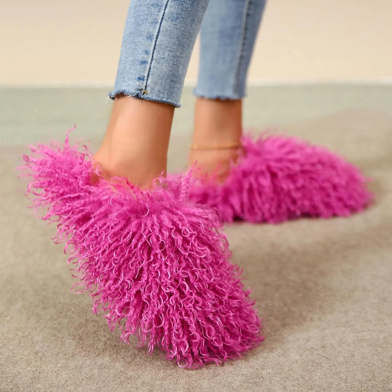 Unisex Fuzzy Faux Fur Slippers, Women's Fluffy Long Hair Sheep Faux Fur Slip on Slides, Girls Luxury Big Fluffy Outdoor Flat Slippers, Long Curly Hair Non-Slip Warm Home Slide Shoes