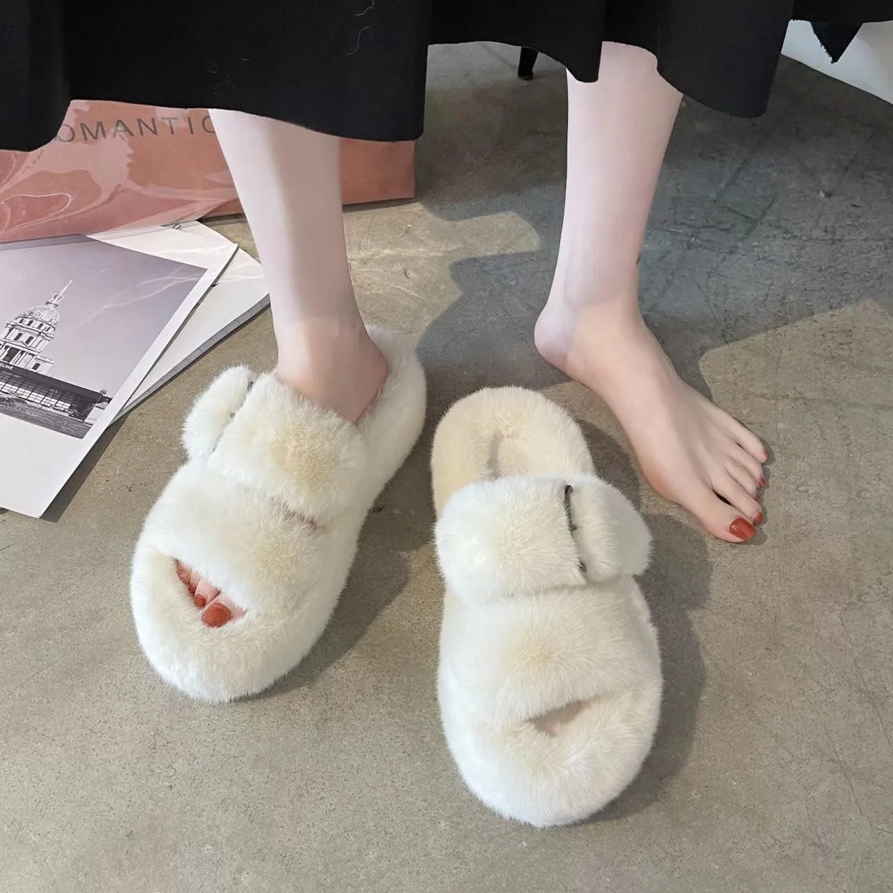 Women's Fuzzy Slippers Open Toe Fur Slides Fluffy Plush Slippers Furry Slip On Slippers House Shoes