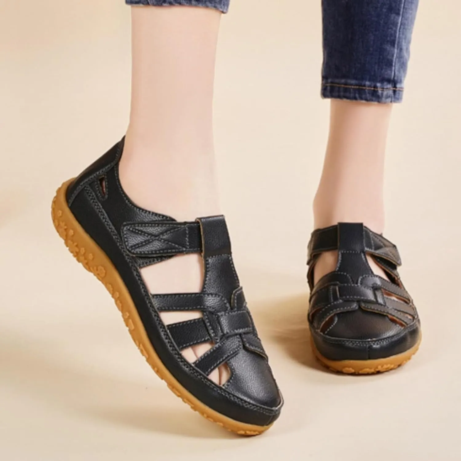 Women's Summer Leather Fisherman Sandals Casual Soft Bottom Hollow Out Non Slip Closed Round Toe Adjustable Hook Walking Sandals Lightweight Comfortable Beach Shoes
